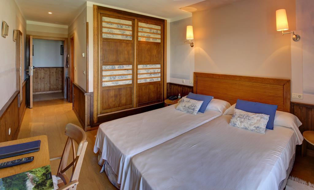 ריבאדסלה Hotel Mirador Del Sella מראה חיצוני תמונה